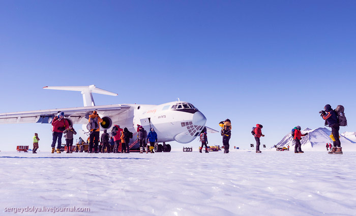 самолет в Антарктиде